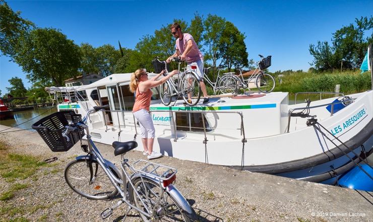 Canal-du-Midi-a-velo-location-de-bateau-sans-permis-locaboat