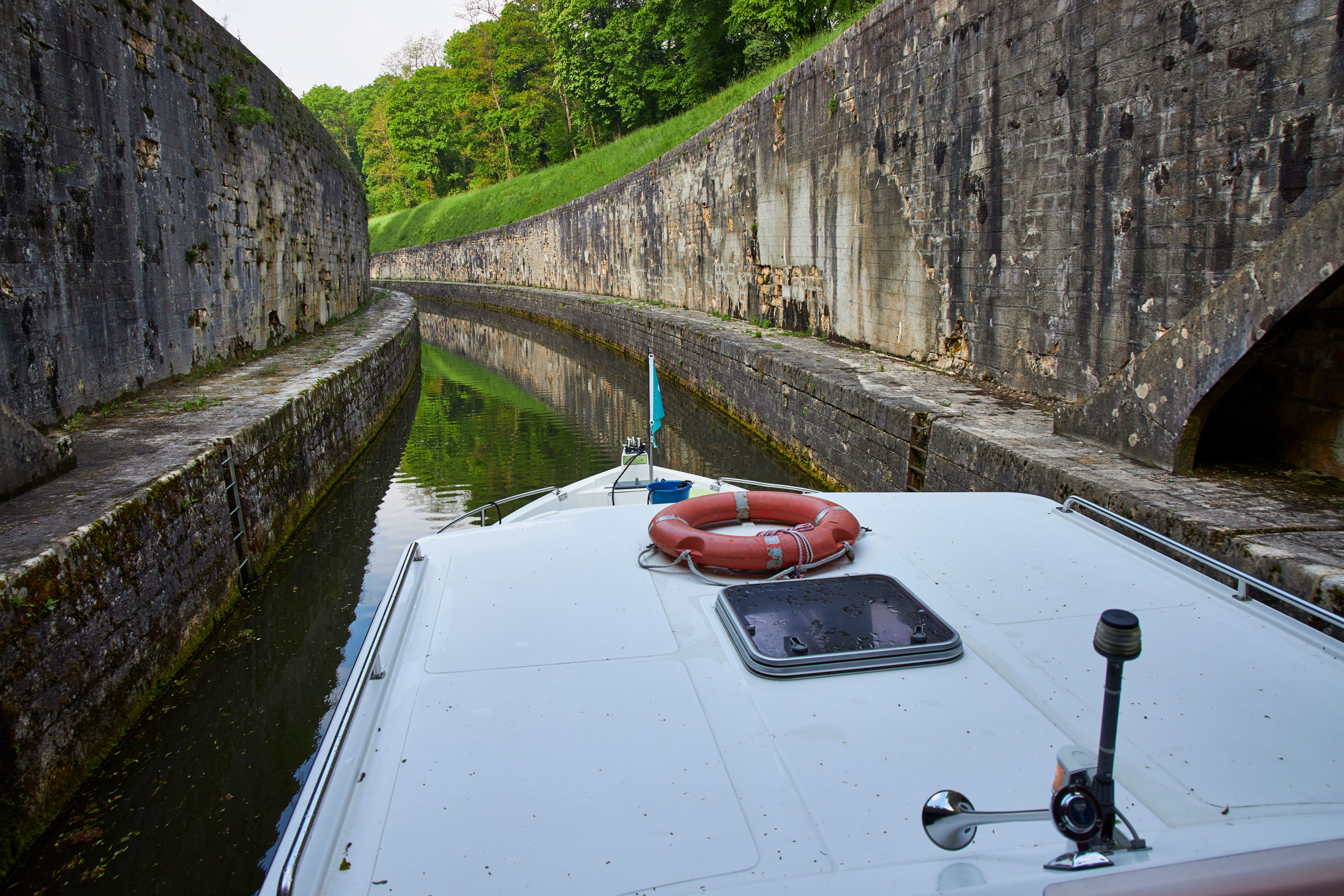 Vacances en péniche sur le Canal du Midi, en Alsace ou en Bourgogne ?