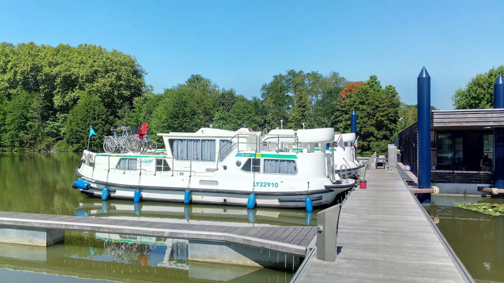bateaux-et-péniches-sur-le-Canal-de-Briare