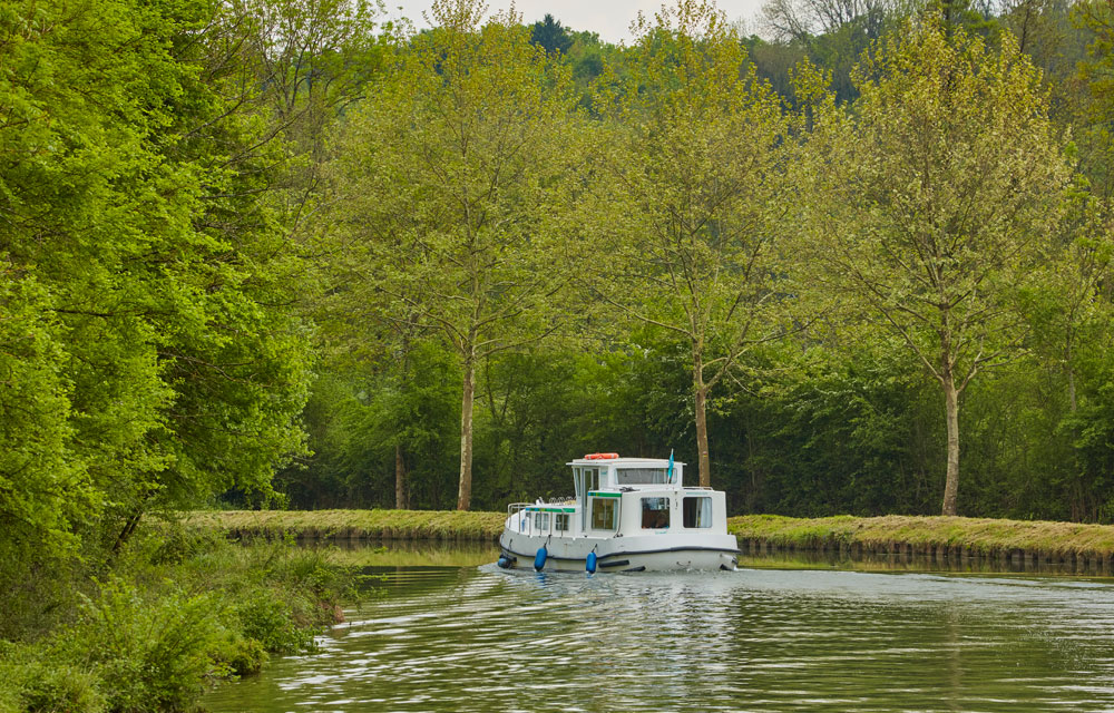 peniche de location sur le canal de bourgogne