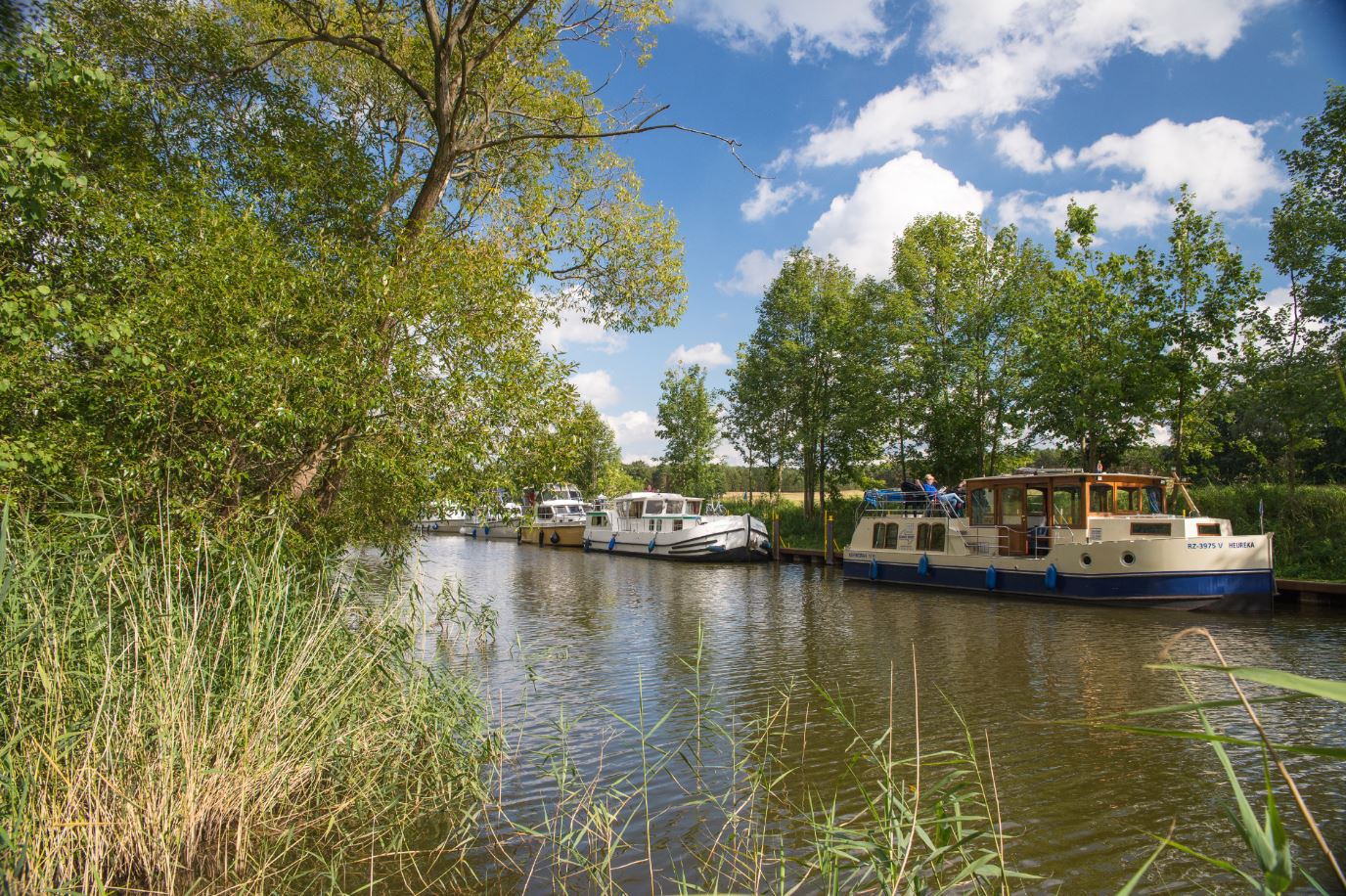 Rheinsberg mit hausboot