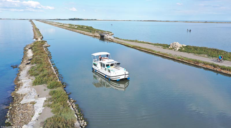 Croisière à Aigues-Mortes: des étangs et des salins