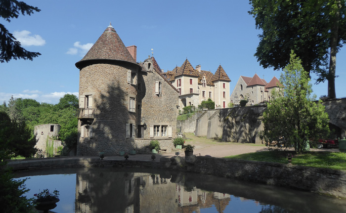 Das Hausboot und die Umgebung: Château de Couches