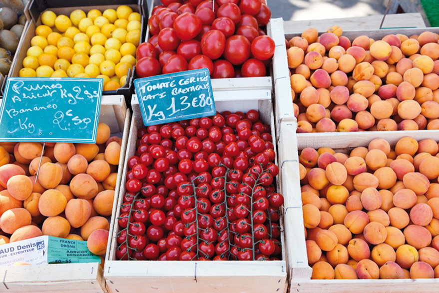 Etale de fruits sur un marché