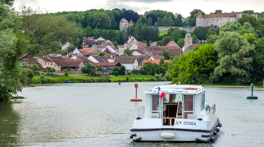 Pénichette terrasse pendant une croisière